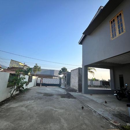 Villa Cassandra Cigombong Exterior foto