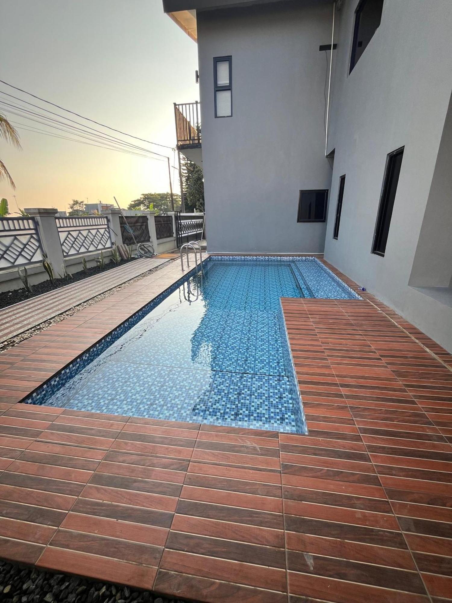 Villa Cassandra Cigombong Exterior foto